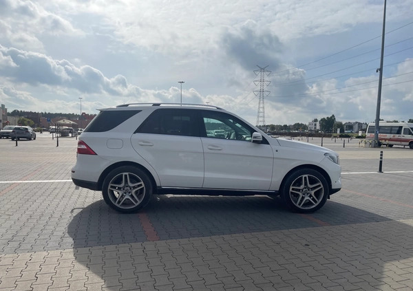 Mercedes-Benz ML cena 65000 przebieg: 260000, rok produkcji 2014 z Łomianki małe 79